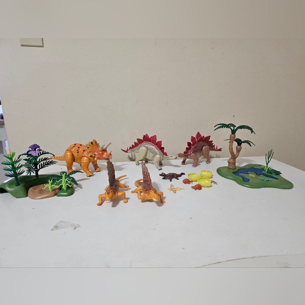 Playmobil Dinosaur Set